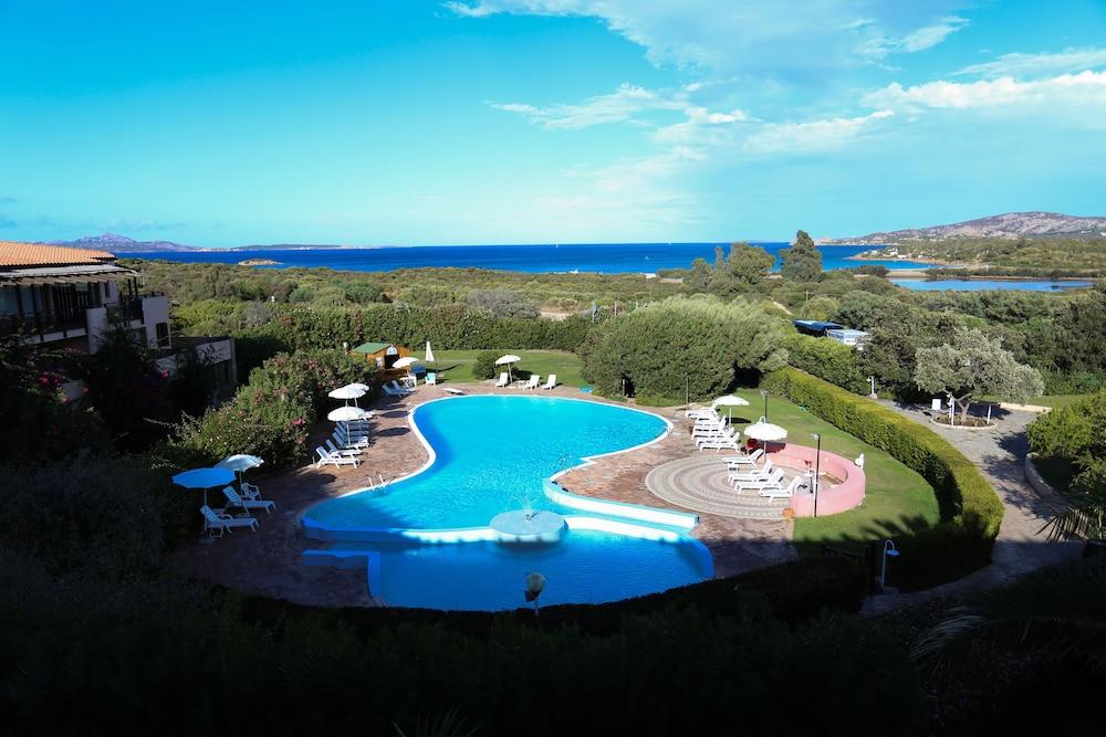 Sporting Hotel Tanca Manna Cannigione Exterior photo